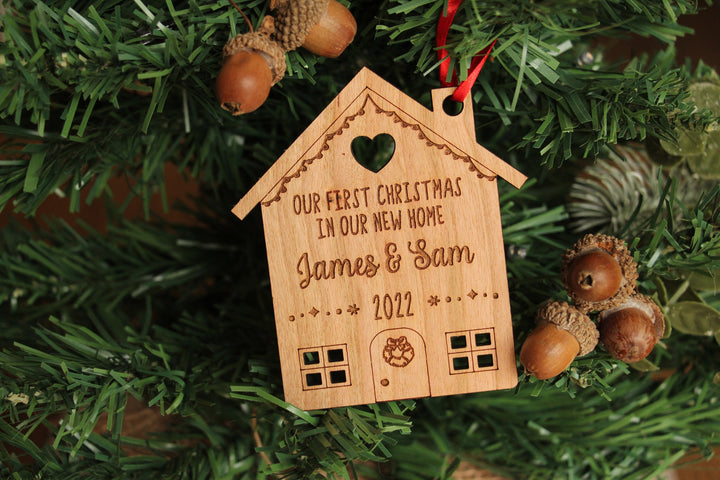 Unser erstes Weihnachtsfest in unserem neuen Zuhause Ornament