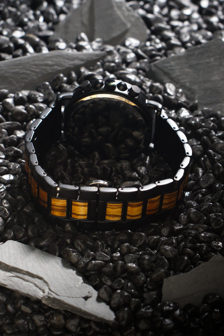 Boston zebrawood and black steel bracelet and clasp on black stones - The Wood Look