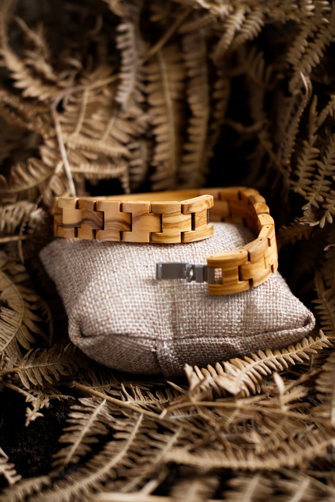 Carmel olive wood bracelet open to show the stainless steel clasp - The Wood Look